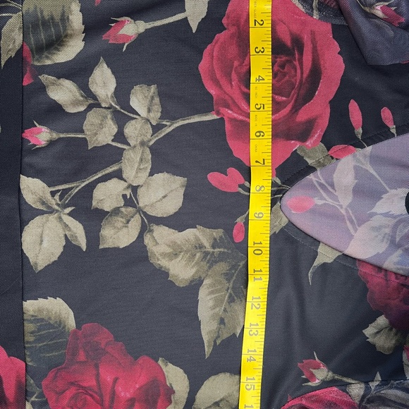 Dress with flowery fabric in medium size - Picture 12 of 15